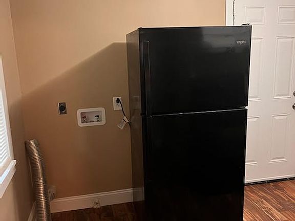 Kitchen; W/D hookups