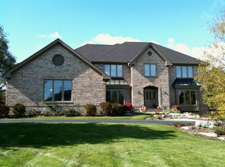 4 McGlashen Dr, South Barrington, IL 60010