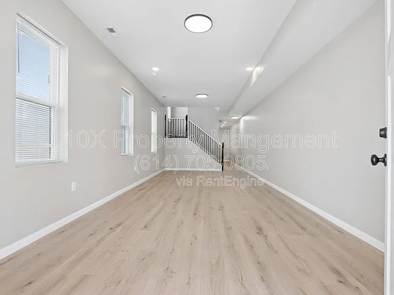 1209 E Whittier St #E — Photo 3
