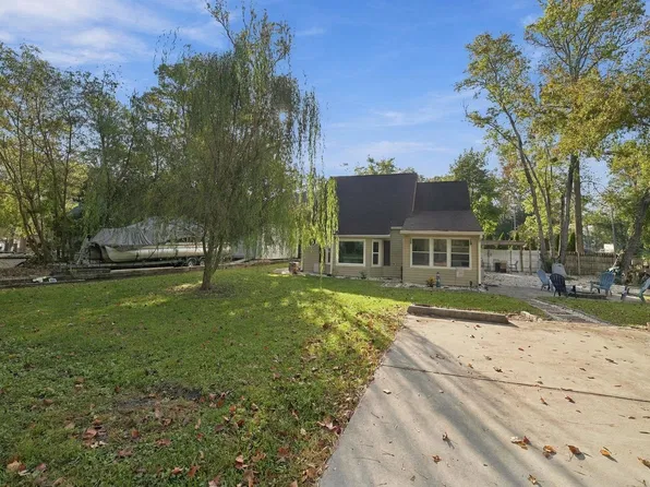 4385 McCorsley Ave., Little River, SC 29566