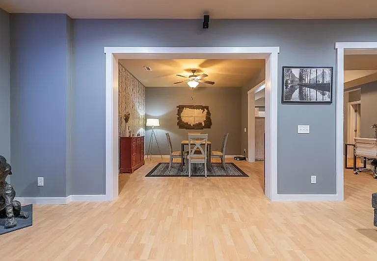 4580 Carriage Walk Ln — Photo 29