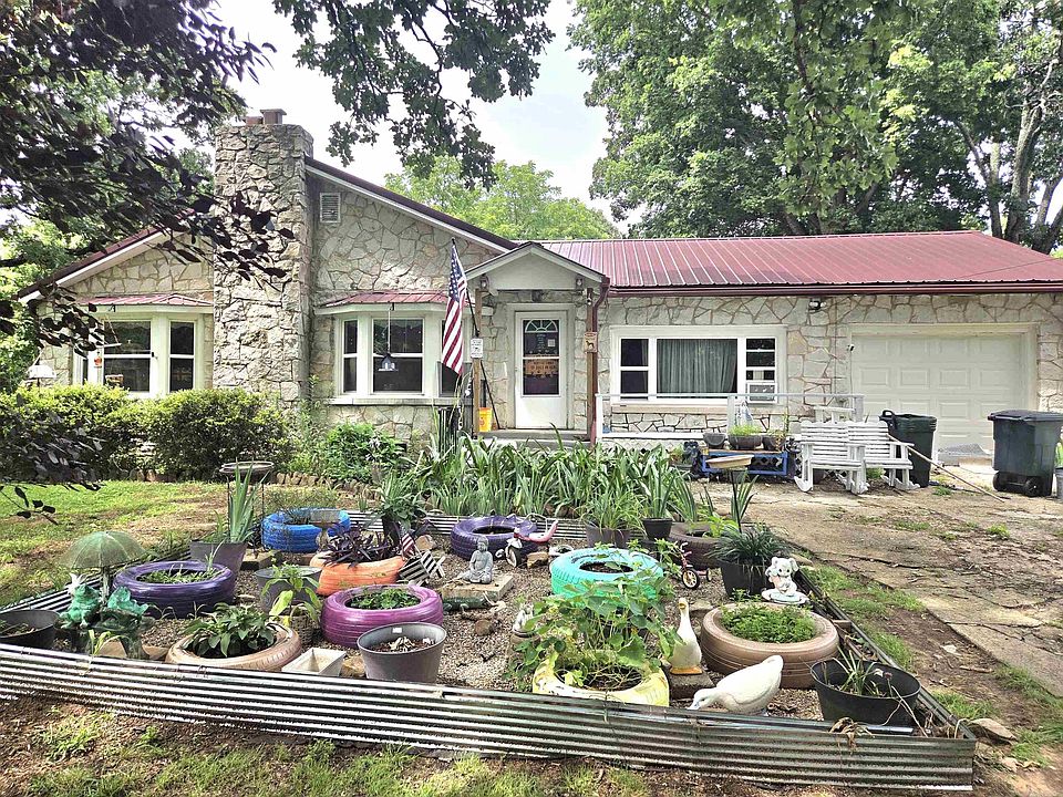 1st image of 708 Parks St