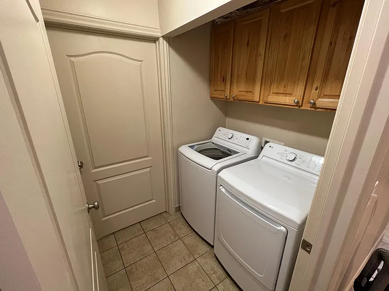 372 W 200 S #1-4 — Photo 7