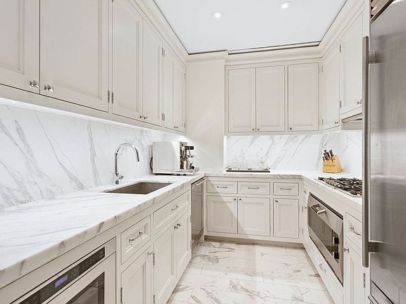 5th image of 132 E 65th St #2B