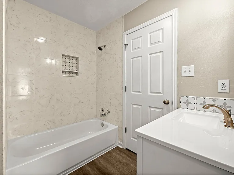12027 Roddy Rd — Photo 9