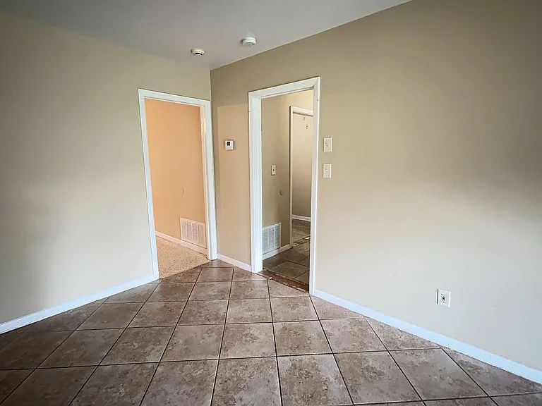 3330 NW 27th Ave — Photo 9
