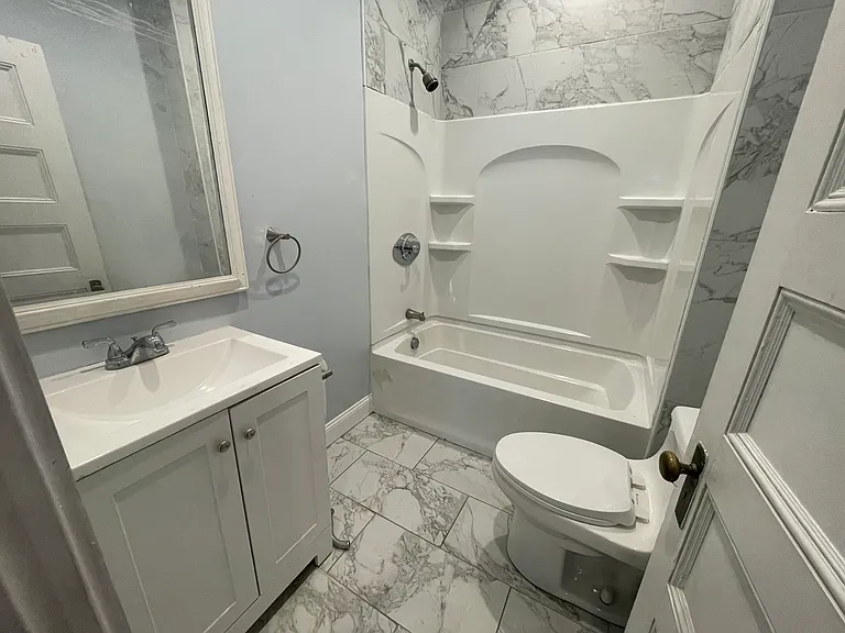 62 Charlotte St #3 — Photo 14