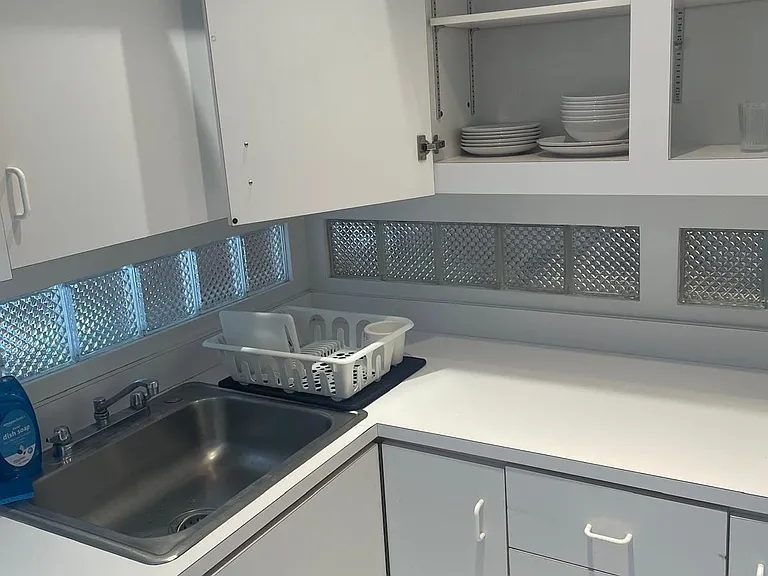 410 E End Ave #6 — Photo 8