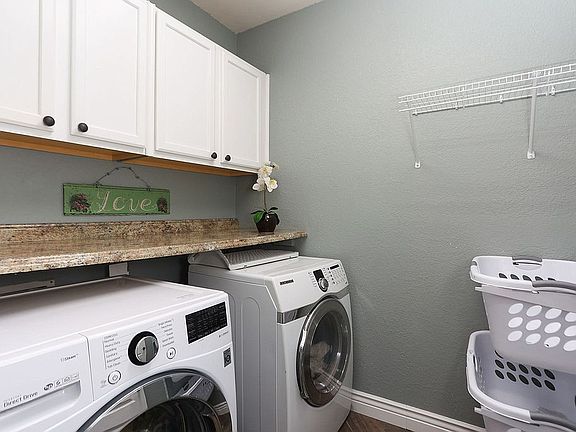 5th image of 23142 Airedale Ln