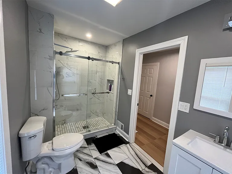 14 Allen St — Photo 32