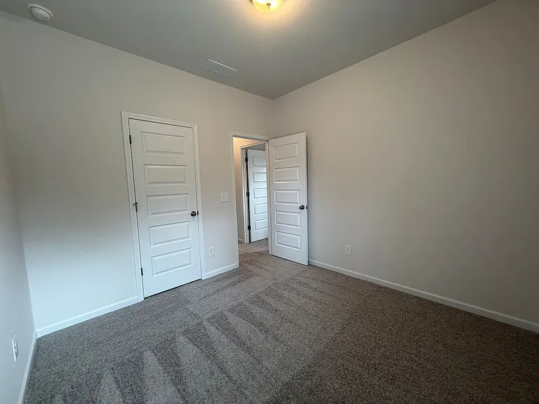 8 Cavalier Ct — Photo 23