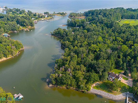 4th image of Bland Point Rd