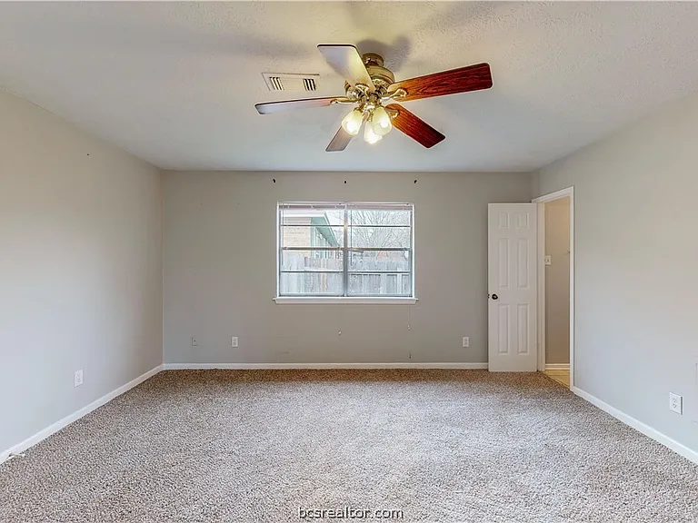 1107 Braeswood Dr — Photo 21