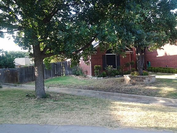 3rd image of 615 Engleside Dr