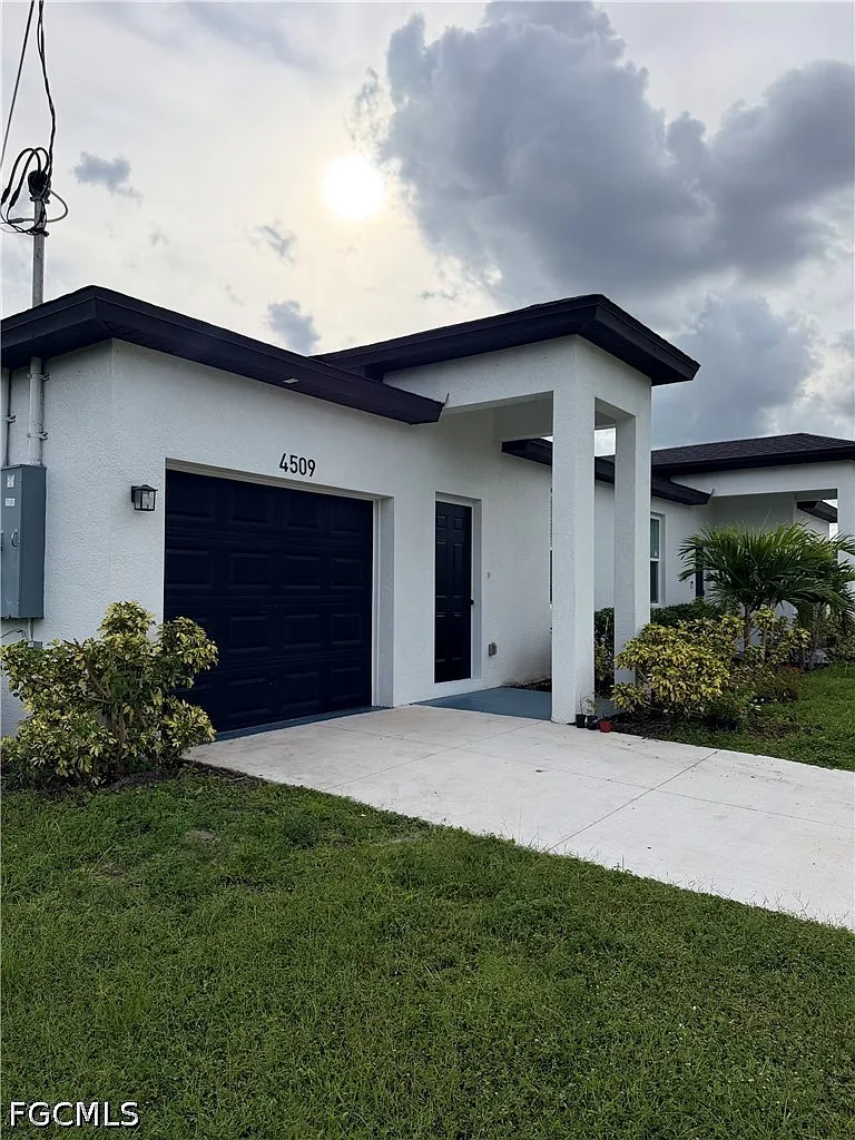 3 bed, 2.0 bath, 1175 sqft, $1,800 — Photo 2