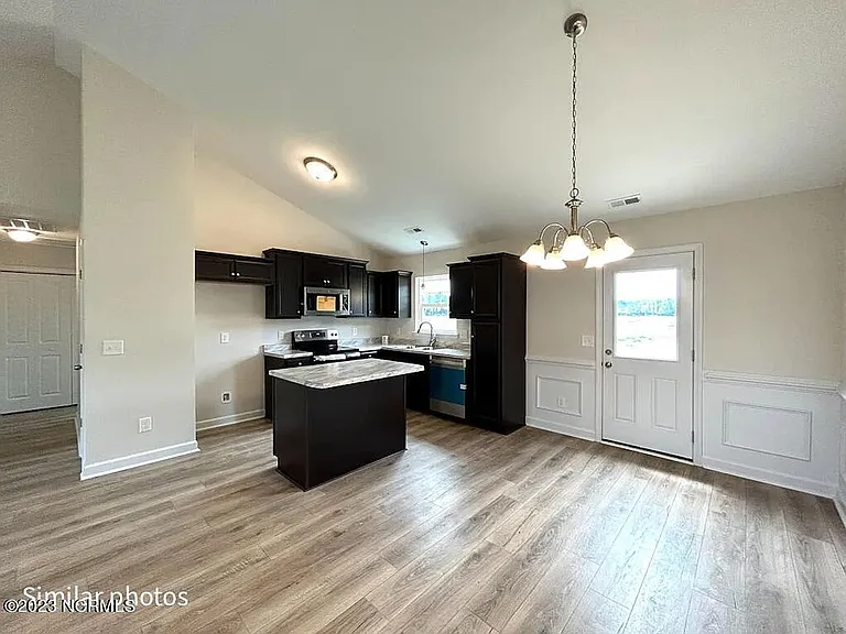 707 Alpha Ct — Photo 17