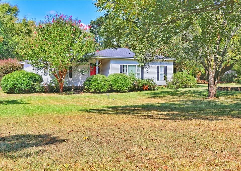 1st image of 359 Pierce Dr