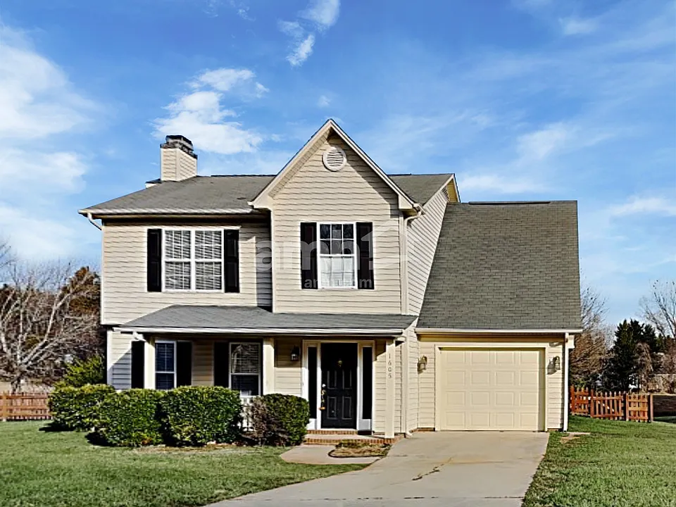 1605 Glenn Meade Dr