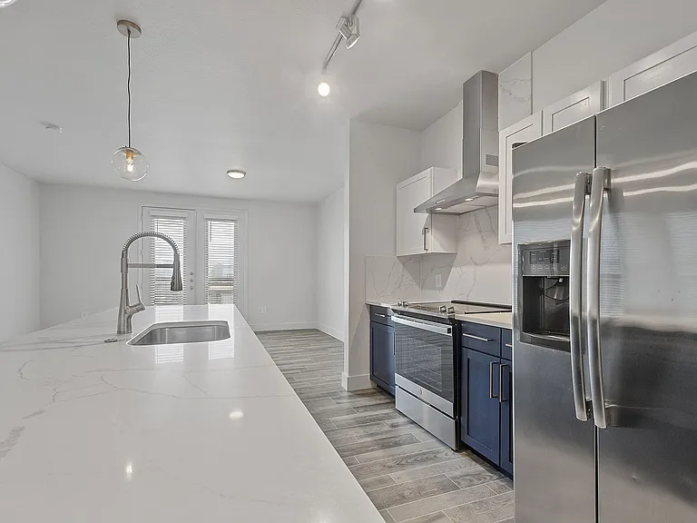 The Lofts at West 7th — Photo 9