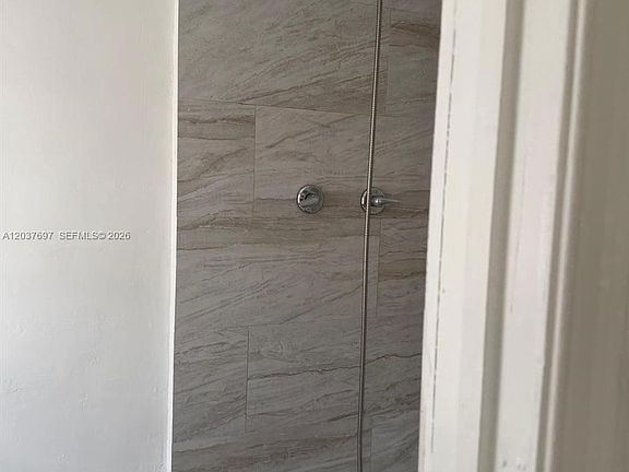 5th image of 1324 N 58th Ave #1
