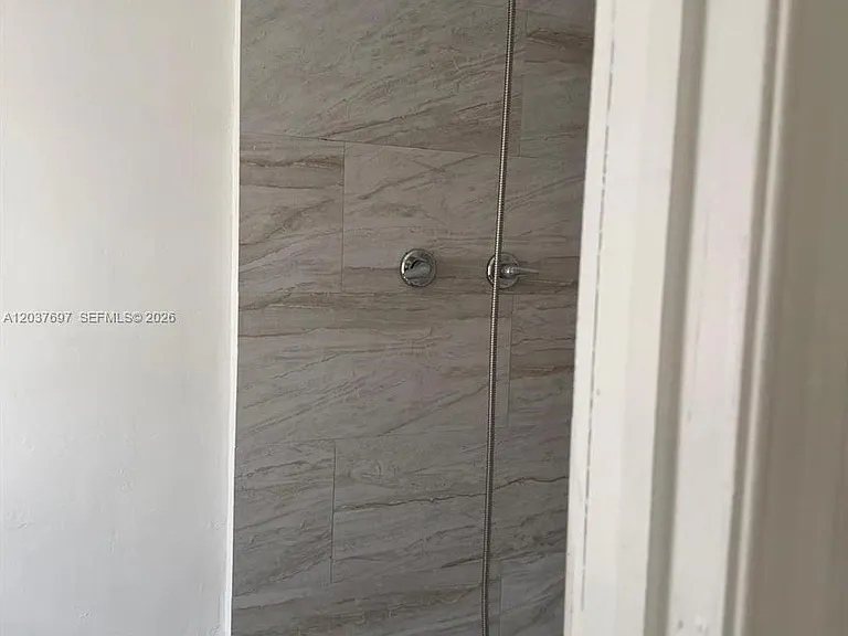 1324 N 58th Ave #1 — Photo 5