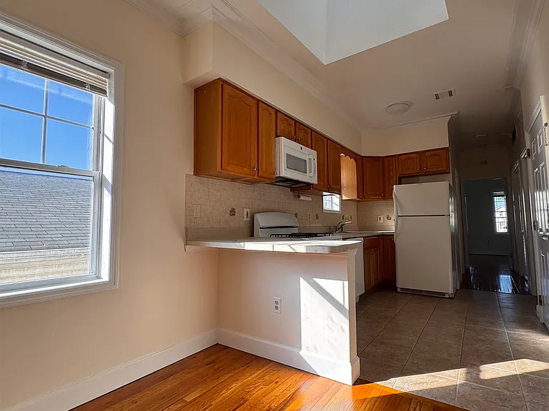 226 Linden Ave #3L — Photo 13