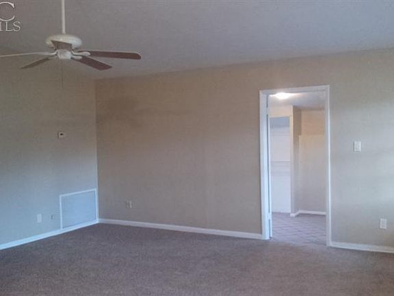 4th image of 220 Lakeview Dr
