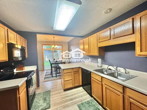 6800 Ashworth Rd Unit 403, West Des Moines, IA 50266