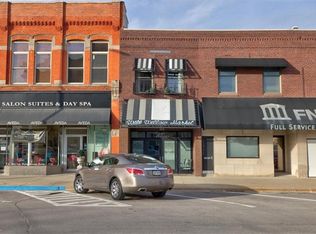 110 N 2nd Ave W, Newton, IA 50208