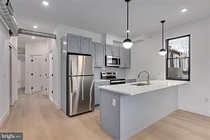 4th image of 178 W Seymour St #4