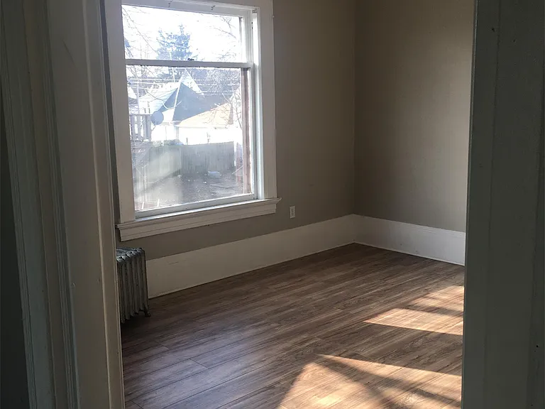 2365 S 7th St — Photo 8