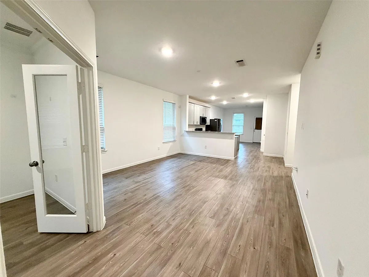 Building Photo - 1348 Bright Hill Dr