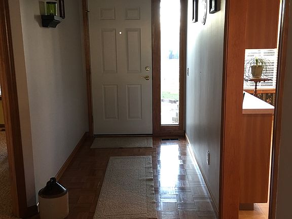 3rd image of 722 N Burke St