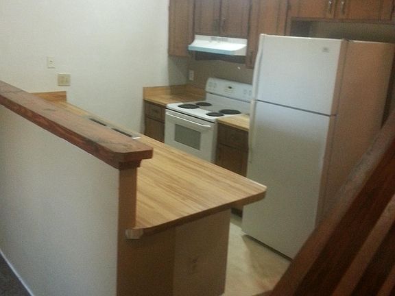 2nd image of 1215 Chee Ln #1215