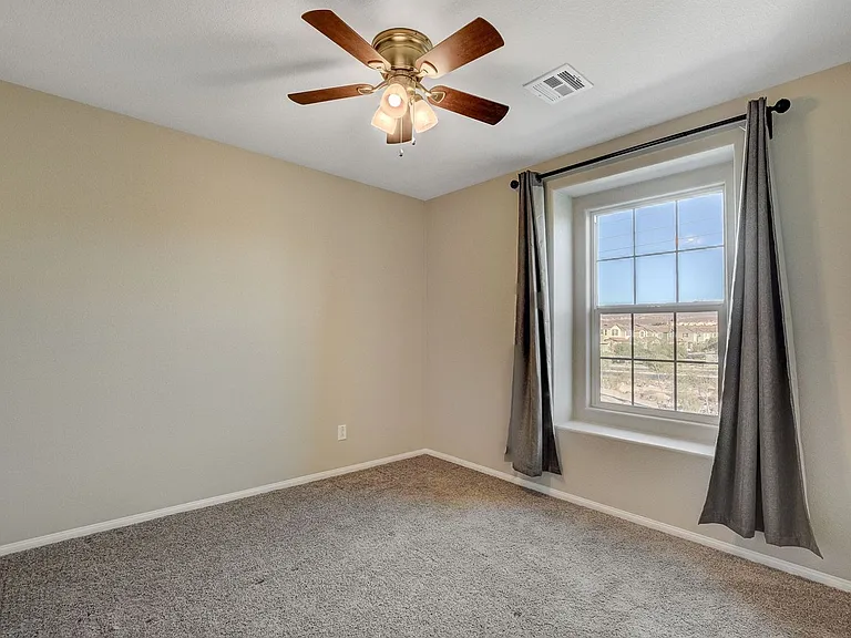 2806 Alenga St — Photo 32