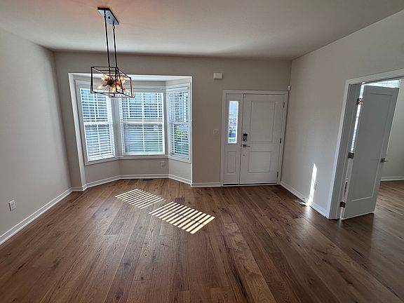 5th image of 8 Tamarack Cir