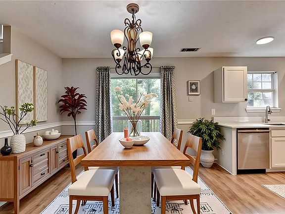 4th image of 240 Springbottom Ct