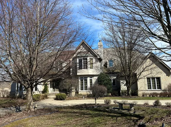 10 York Lake Ct, Oak Brook, IL 60523