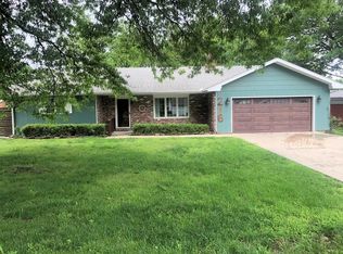 216 Pine St, Cherryvale, KS 67335