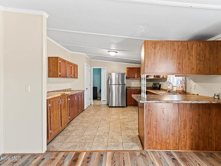 107 Kayla Ct — Photo 3
