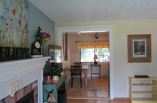 3rd image of 8 Sullivan Dr