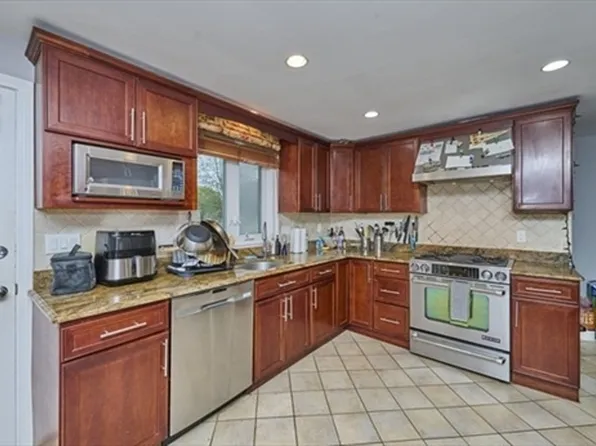 75 Newbern Ave, Medford, MA 02155
