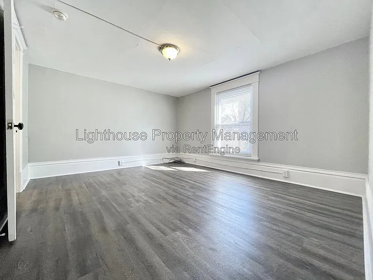 615 Prospect Ave NE #3 — Photo 4