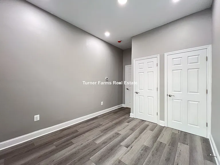 150 5th St #11 — Photo 18