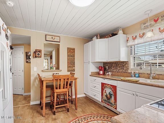 4th image of 85930 N HARTS Road