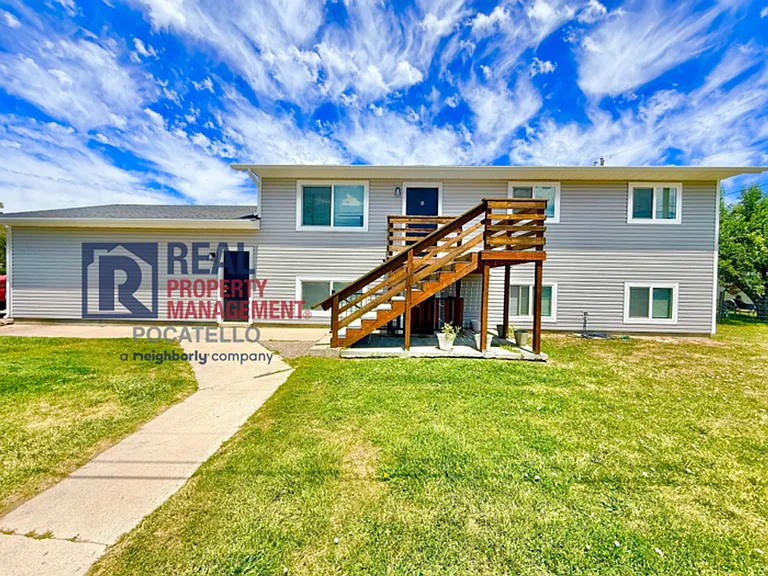 1256 Kinghorn Rd — Photo 1