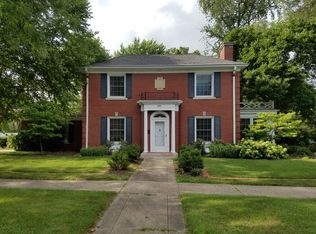 910 W Green St, Champaign, IL 61821