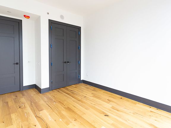 5th image of 42-22 27th St #3114A