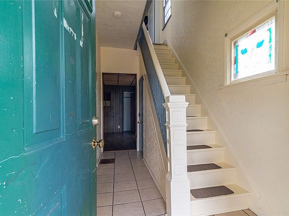 4th image of 768 Baldwin Ave