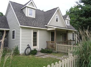 1150 N Clark Ln, Galena, IL 61036